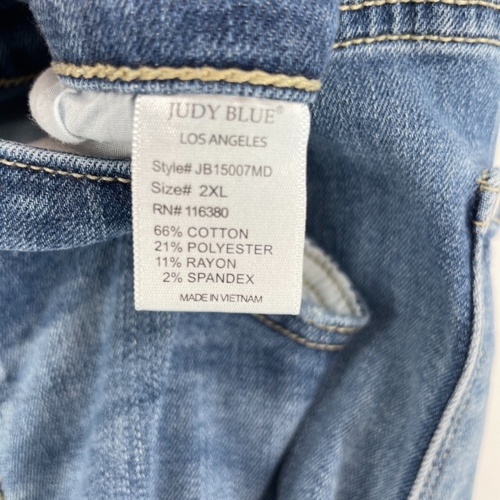 Judy Blue  Cuffed Denim Shorts Medium Wash 2XL Plus Size Distressed - Picture 8 of 13